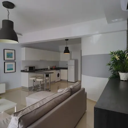 Caesar And * Gasztriá