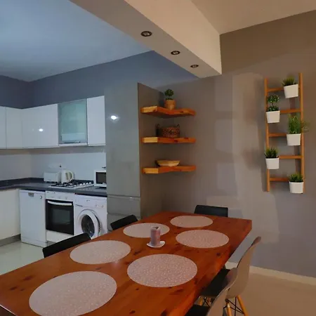 Caesar And * Gasztriá