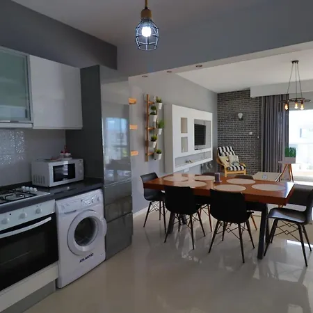 Caesar And * Gastria