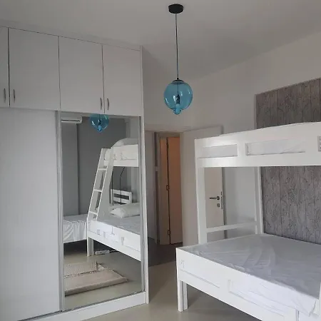 Caesar And Apartman *