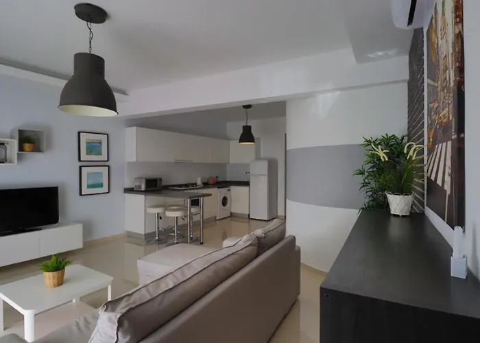 Caesar And * Gastria